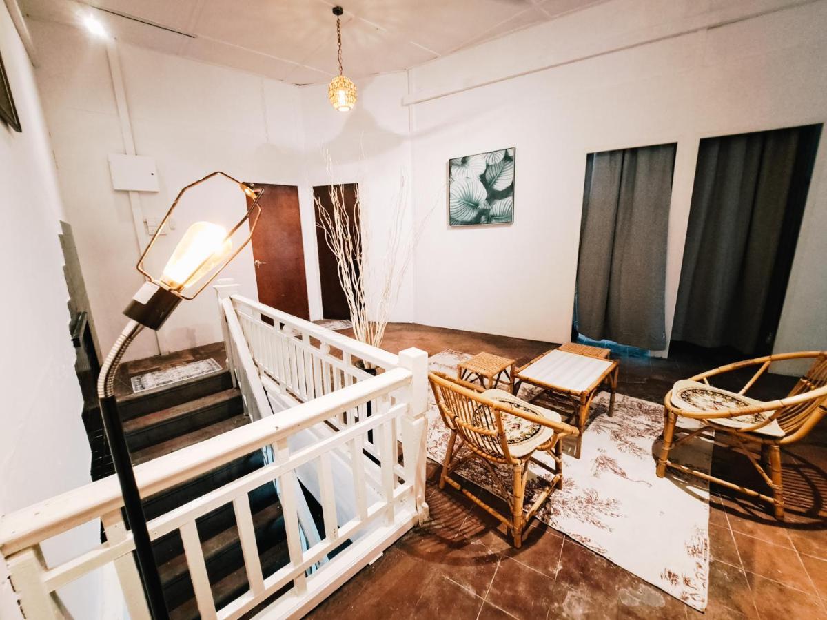 111 Hutton Lane Hostel Τζωρτζ Τάουν Εξωτερικό φωτογραφία