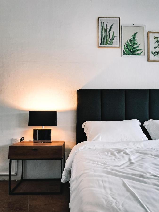 111 Hutton Lane Hostel Τζωρτζ Τάουν Εξωτερικό φωτογραφία