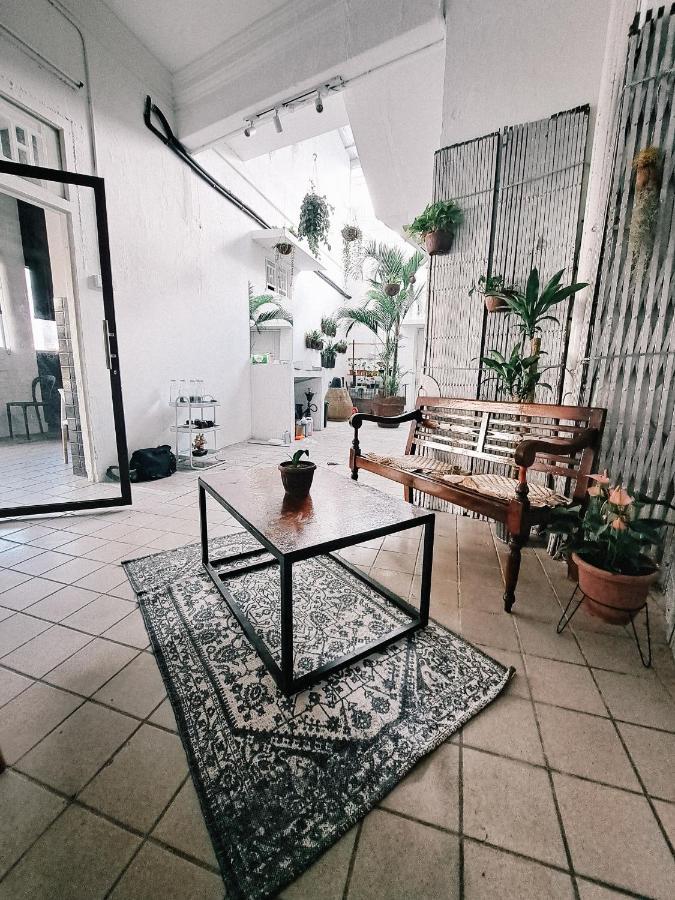 111 Hutton Lane Hostel Τζωρτζ Τάουν Εξωτερικό φωτογραφία