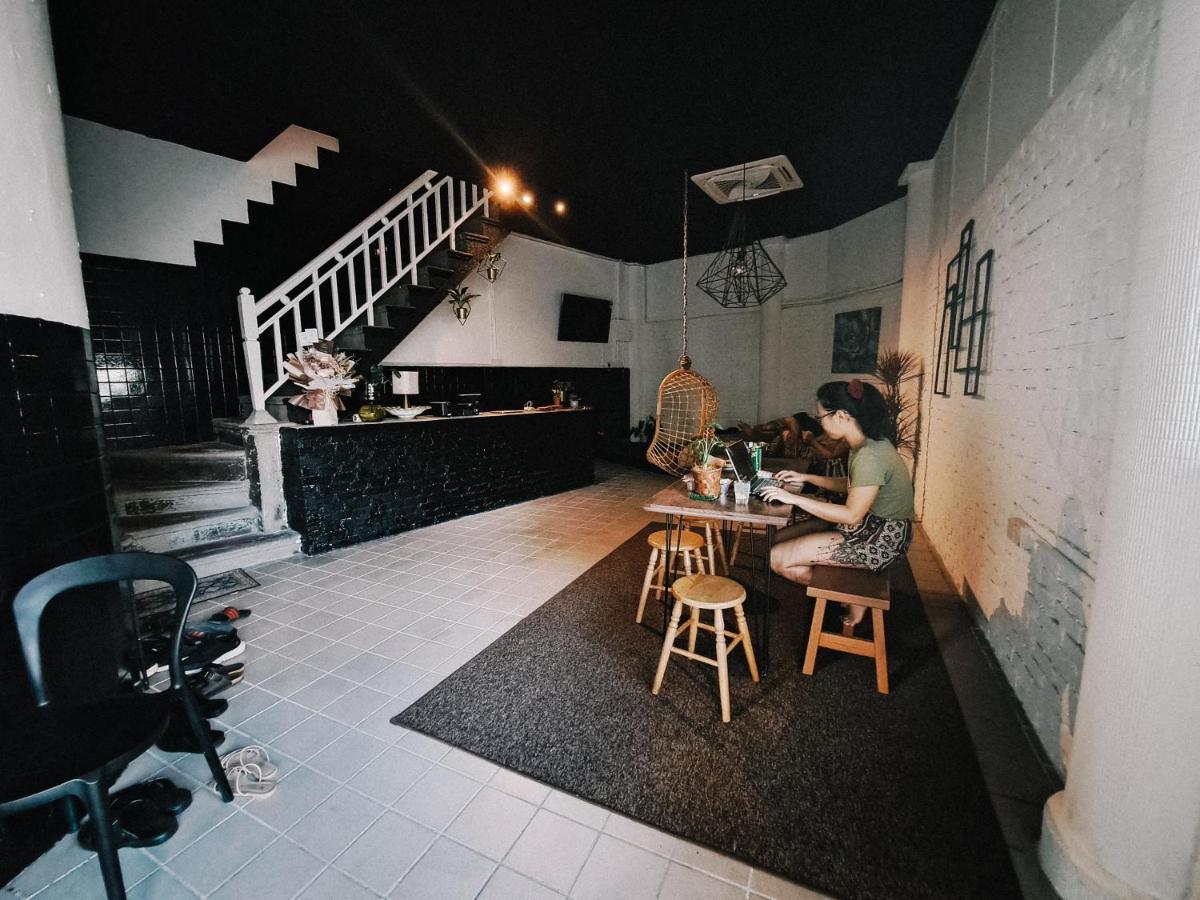111 Hutton Lane Hostel Τζωρτζ Τάουν Εξωτερικό φωτογραφία
